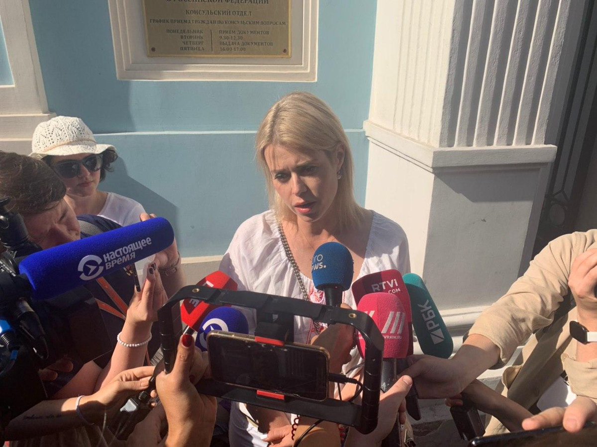 Veronika Tsepkalo voted at the Belarusian Embassy in Moscow.
