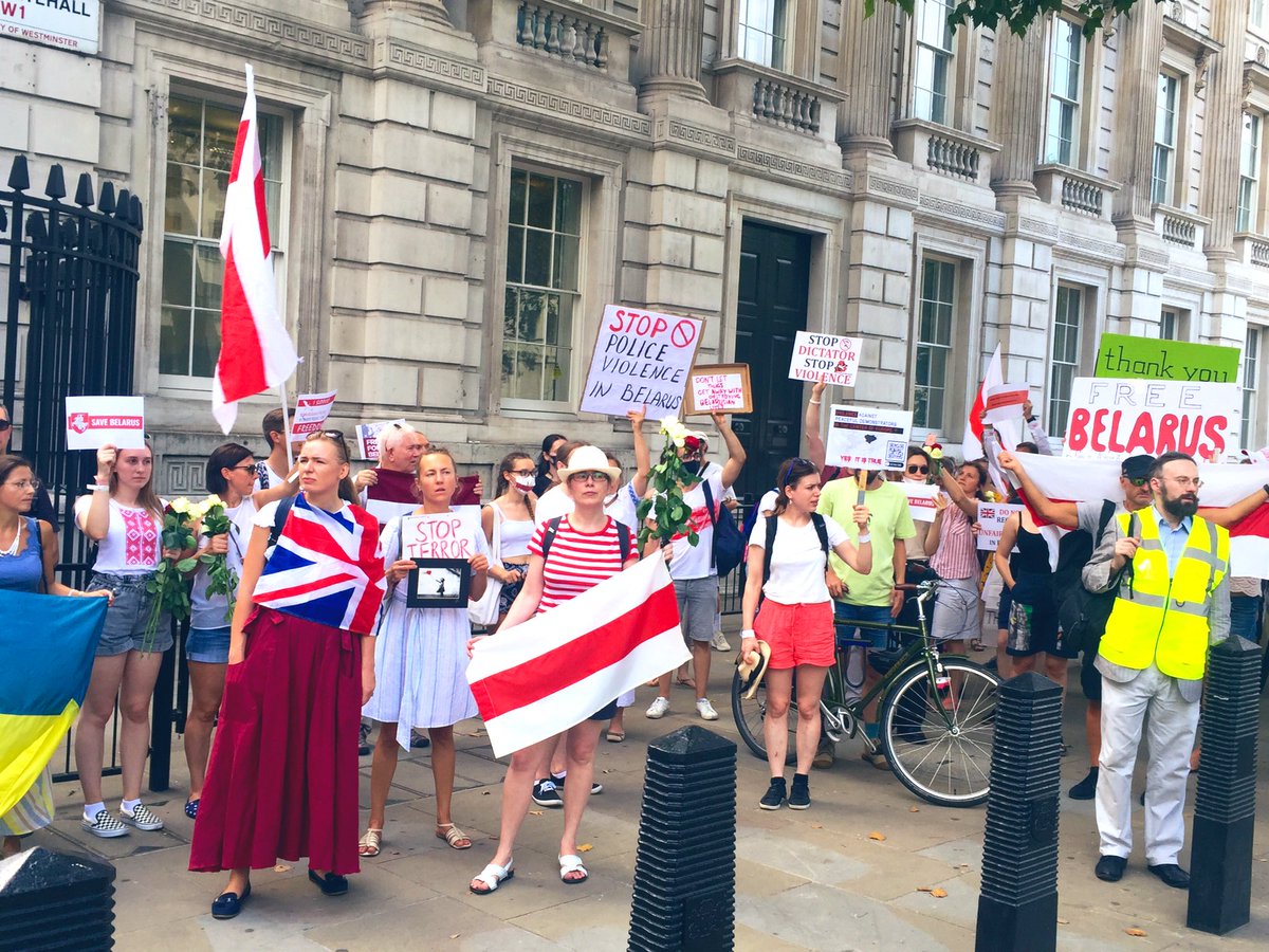 Today in central London, UK, some 200 people gathered outside Downing Street in solidarity with the civil society in Belarus. Protesters proceeded to the Belarusian embassy, with protest rally planned for 18:00-20:00 local time