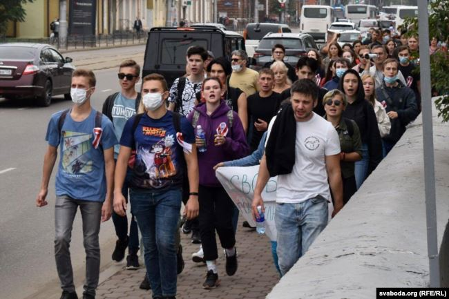 In Irkutsk, east Russia, some 500 held a march in solidarity with the people of Belarus.  Irkutsk region has multiple villages populated by people from Belarus who moved to Siberia in 19th / early 20th century