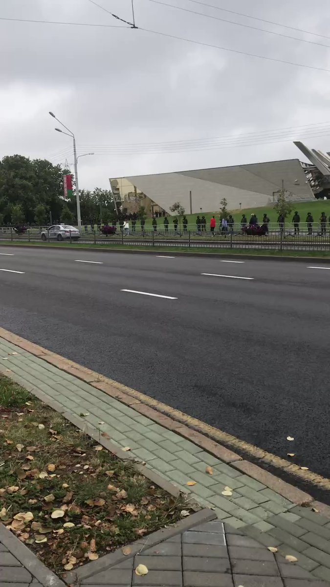 People flocking to Planeta hotel in Minsk. Heavy police presence at stele