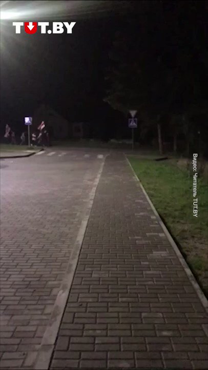 Люди вышли на акцию солидарности в Атолино