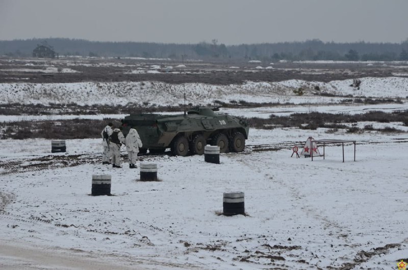 Полевая подготовка 38-й отдельной десантно-штурмовой бригады вооруженных сил Беларуси