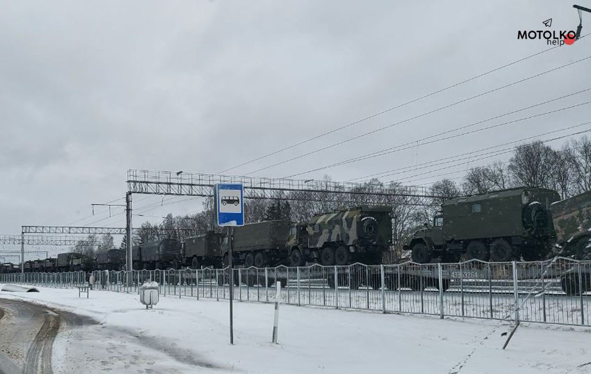 Kolodishchi station today. A Russian train with military equipment is heading towards Minsk