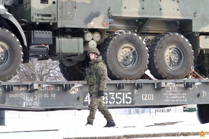 Сёння раніцай на станцыю Палонка ў Беларусі прыбыў чарговы эшалон расійскіх войскаў