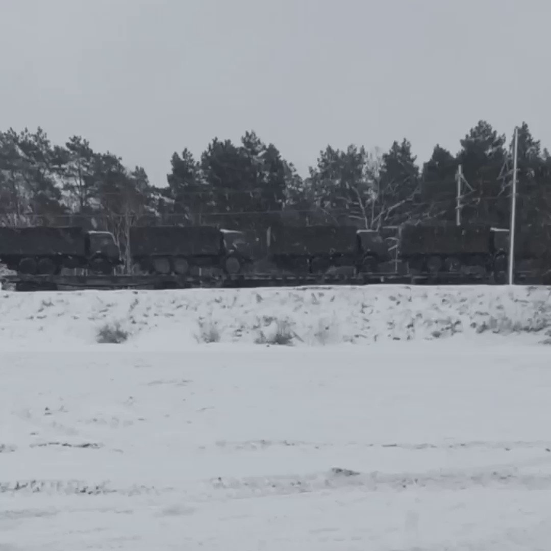A Russian train with military equipment was seen moving towards Yelsk today (03.02) in Kalinkavichy (Gomel region, Belarus)