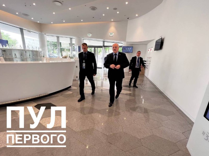卢卡申科抵达莫斯科出席欧亚经济联盟论坛并会见普京