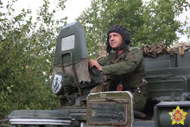Baltkrievijas bruņotie spēki veica liela mēroga mācības tuvu reāliem kara apstākļiem pie valsts rietumu robežas
