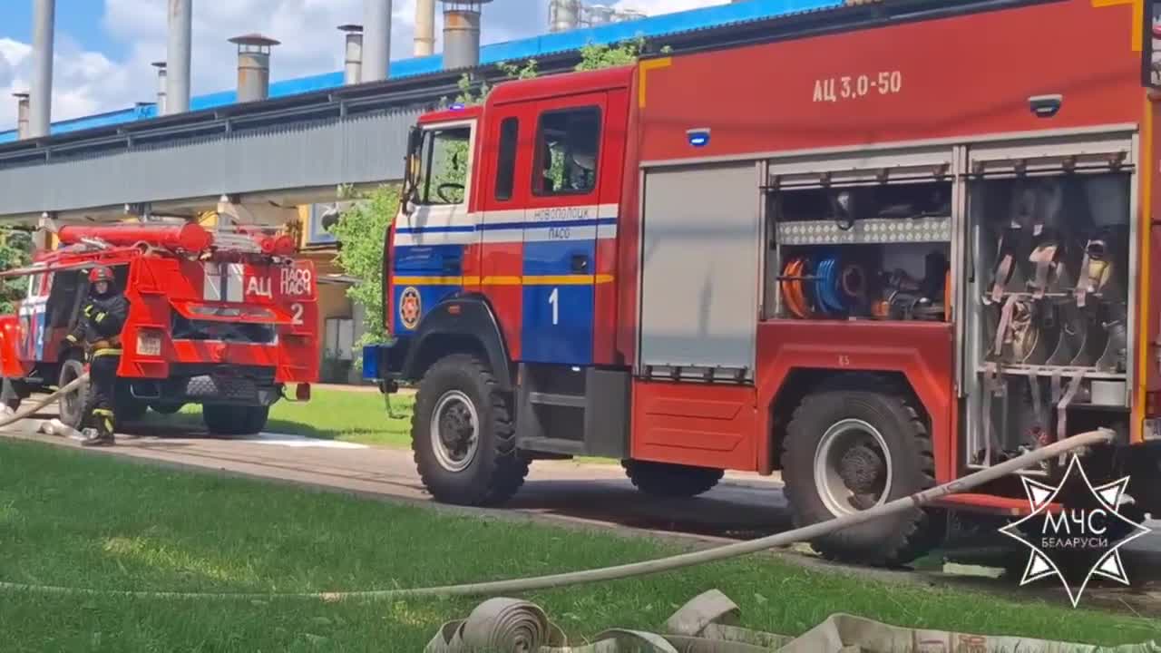 白俄罗斯新波洛茨克附近的纳夫坦炼油厂发生火灾，1人受伤