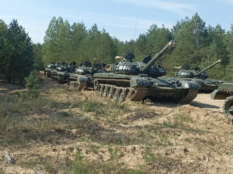 Тактичний знак В почав з'являтися на білоруській військовій техніці