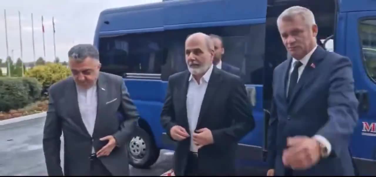 O Secretário do Conselho Supremo de Segurança Nacional do Irã, Ali-Akbar Ahmadian, chegou a Minsk, Belarus, a convite de seu homólogo. Ele deve se encontrar com autoridades seniores em Minsk, incluindo o Presidente Lukashenka. Antes disso, ele participou da cúpula de segurança do BRICS na Rússia