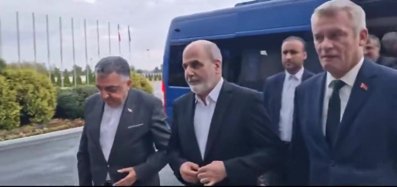 Der Sekretär des Obersten Nationalen Sicherheitsrates des Iran, Ali-Akbar Ahmadian, ist auf Einladung seines Amtskollegen in Minsk, Weißrussland, eingetroffen. Er wird dort hochrangige Beamte treffen, darunter auch Präsident Lukaschenko. Zuvor nahm er am BRICS-Sicherheitsgipfel in Russland teil.