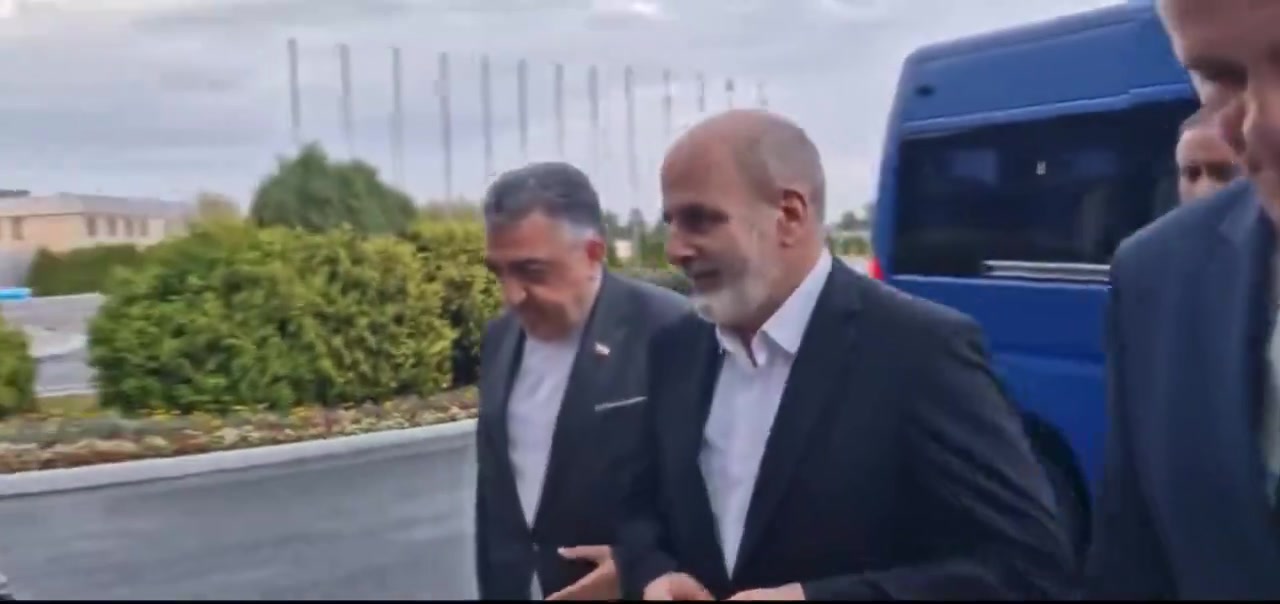 Le secrétaire du Conseil suprême de sécurité nationale iranien, Ali-Akbar Ahmadian, est arrivé à Minsk, en Biélorussie, à l'invitation de son homologue. Il doit rencontrer de hauts responsables à Minsk, dont le président Loukachenko. Avant cela, il a assisté au sommet sur la sécurité des BRICS en Russie.