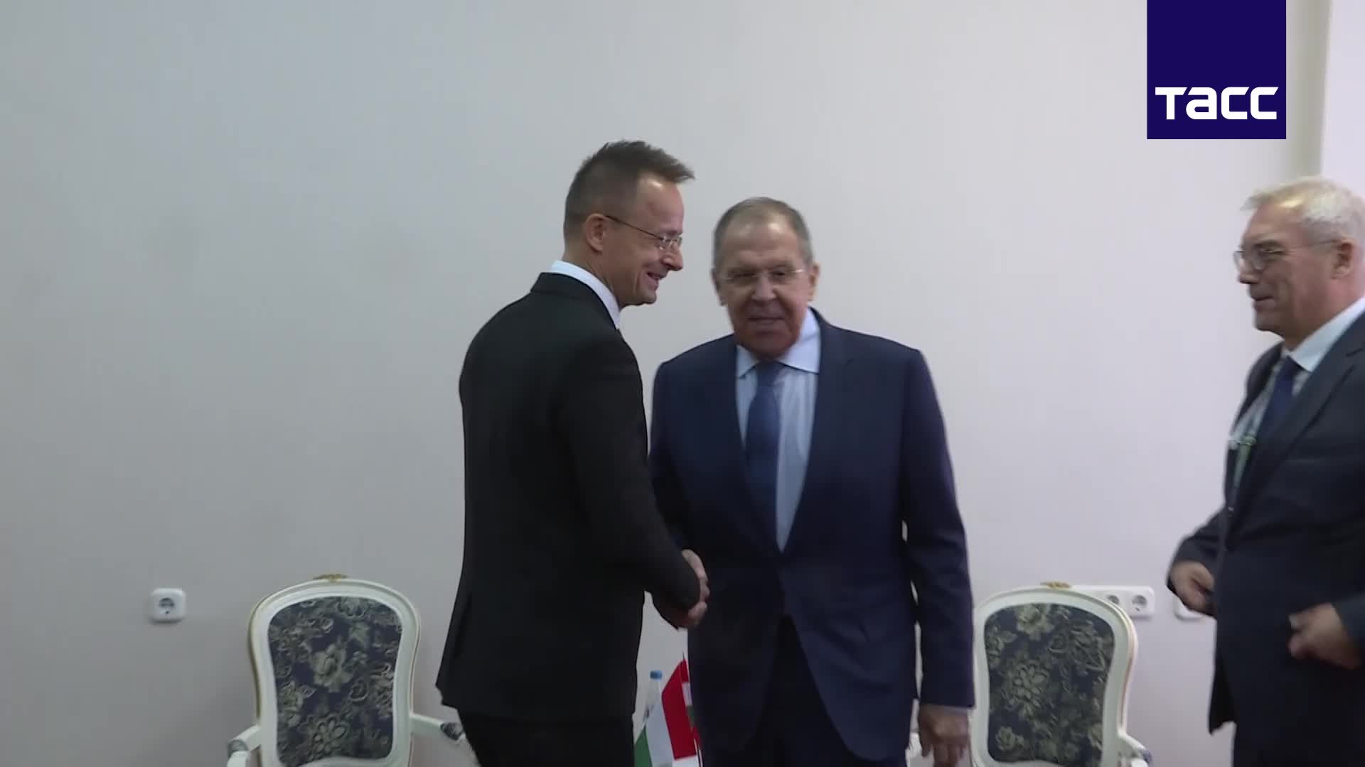 Lavrov voert gesprekken met Hongaarse minister van Buitenlandse Zaken Szijjarto