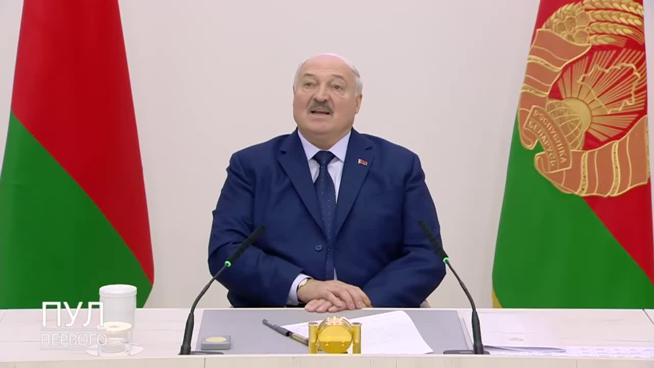 Лукашенко о поставке в Беларусь 10 комплексов БРСД Орешник: мы прекрасно понимаем, что российской промышленности потребуется 2–3 года, чтобы произвести такое количество